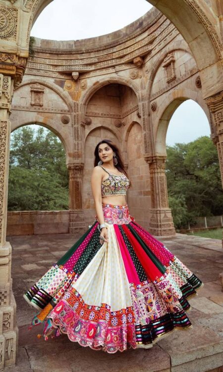 Exquisite Printed Lehenga Choli Set in Heavy Muslin Cotton with Heavy Dupatta